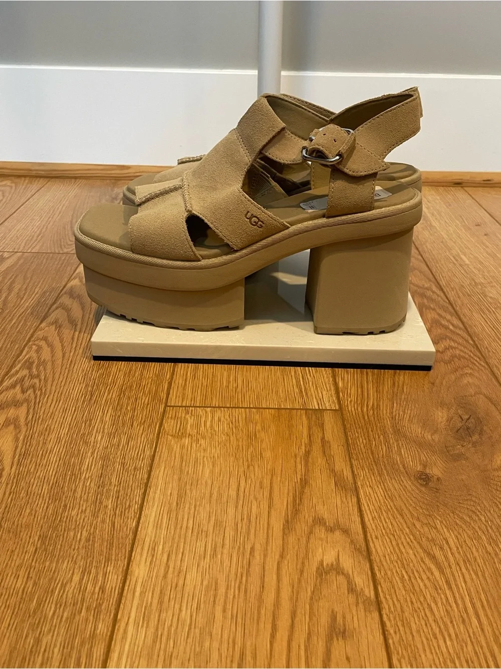 UGG Women's New Heights Beige Suede Platform T-Strap Sandals - 10 - Picture 4 of 8